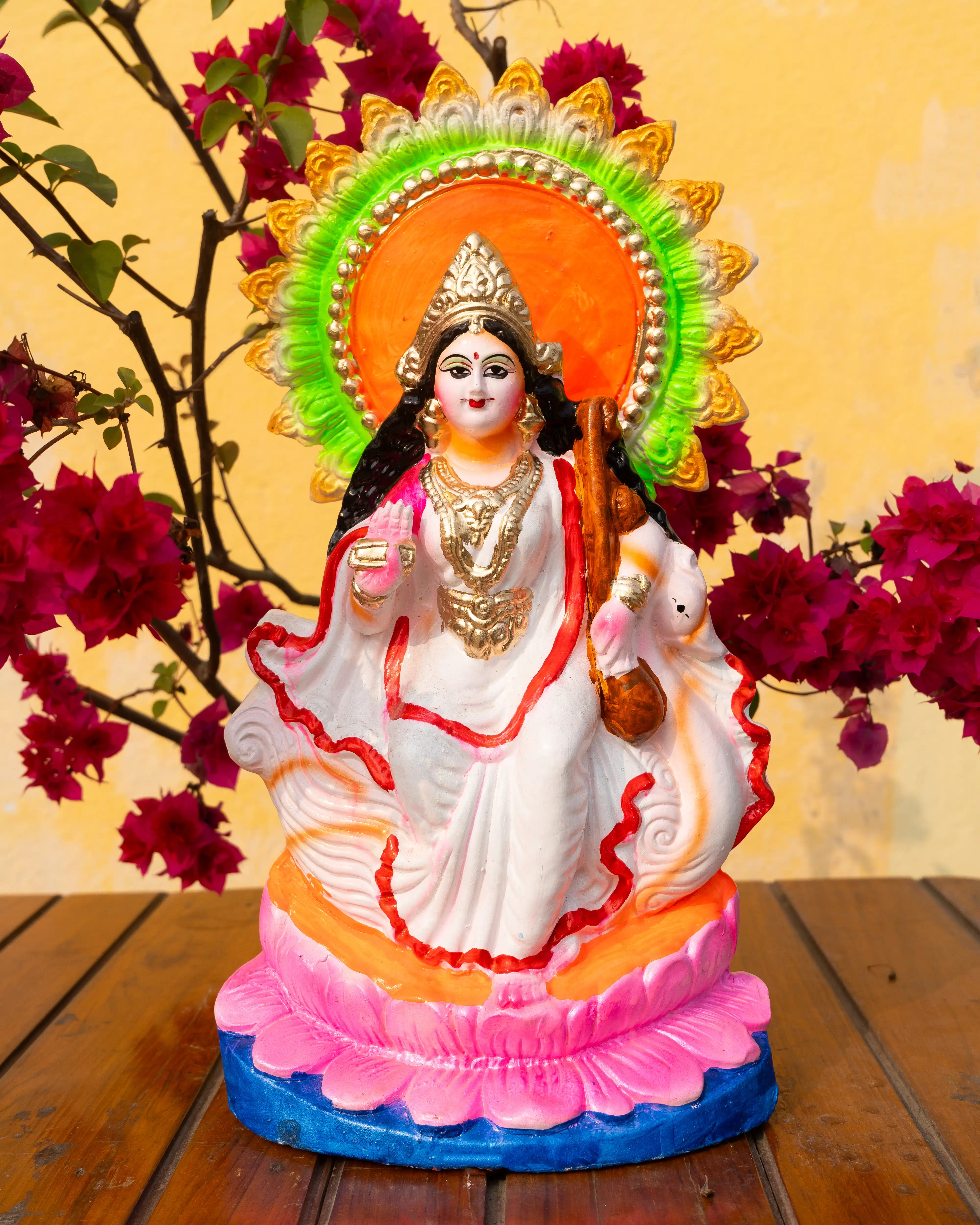 bengali saraswati statue